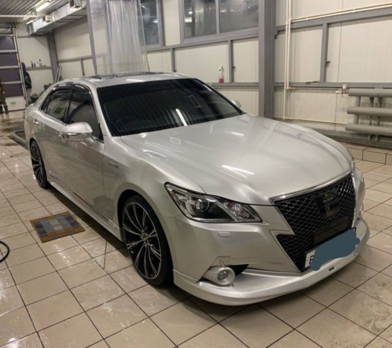 Toyota Crown 2015 черный